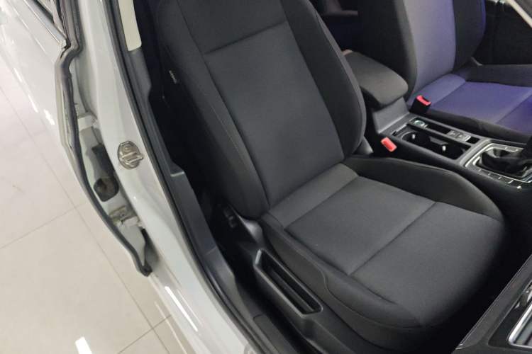 Used Volkswagen Golf 2020 Zhiai Edition 200TSI DSG Comfortable & Ambitious Version