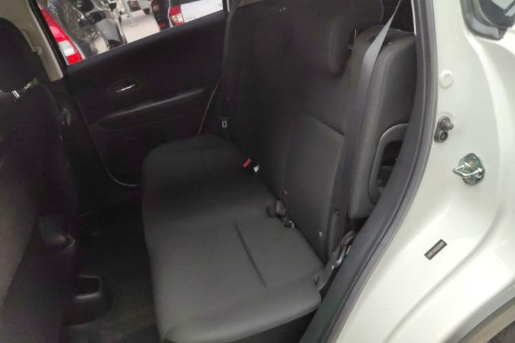 Used Honda Vezel 2015 1.5L CVT two-wheel drive Comfort trim
