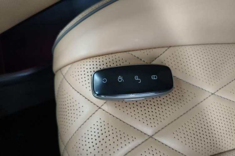 Used Denza D9 2022 DM-i 970 Four-Wheel Drive Prestige Model