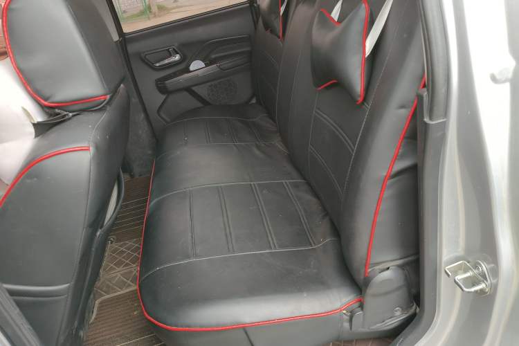 Used Great Wall Wingle 5 2017 2.0T European Version Diesel Two-Wheel Drive Elite Plus Big Double-Cab GW4D20D Left Rear Seat