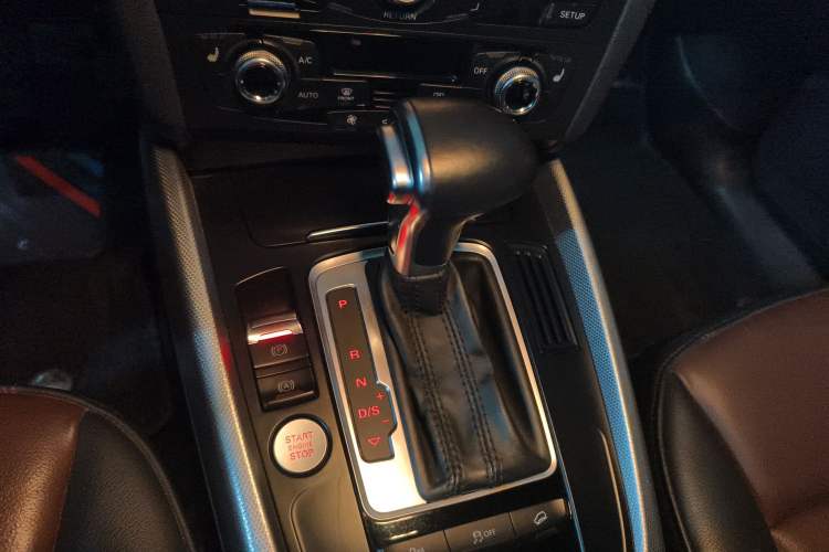 Used Audi Q5 2016 40 TFSI Technology Edition Gear Lever