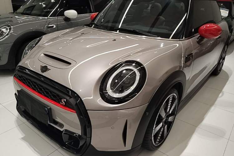 Used MINI 2023 Updated 2.0T COOPER S Artist