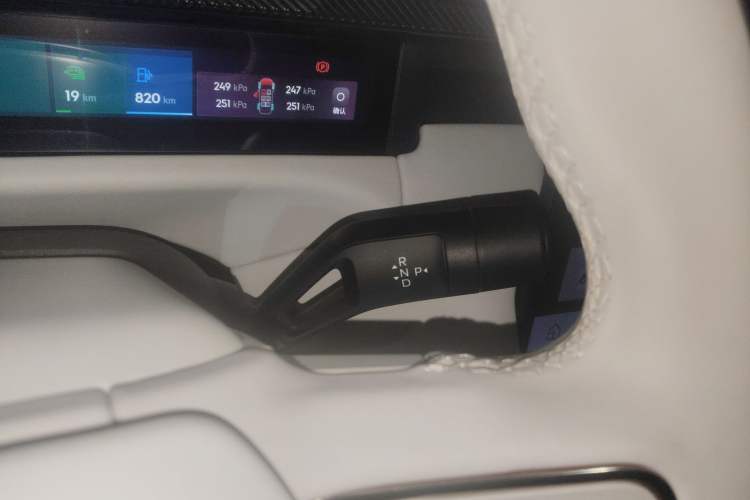 Used Lynk & Co 900 2025 2.0T Ultra