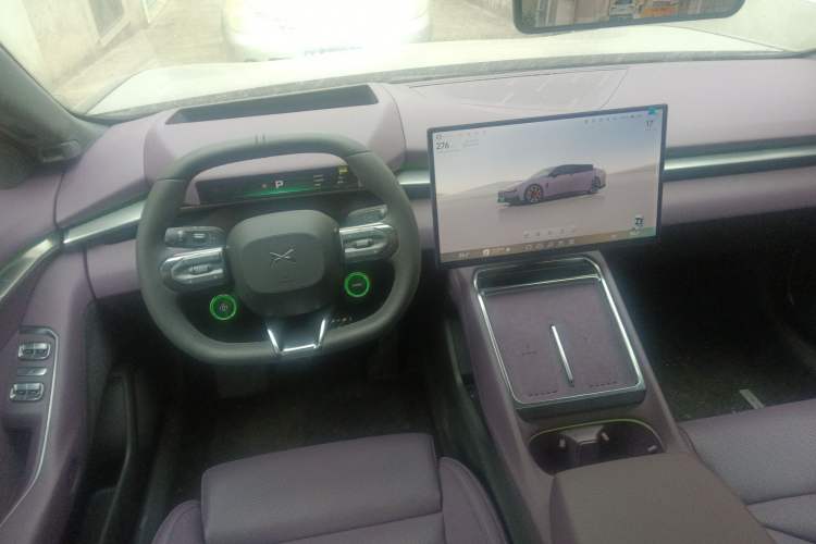 Used XPeng P7 2025 Model—702 Long Range Ultra Center Console