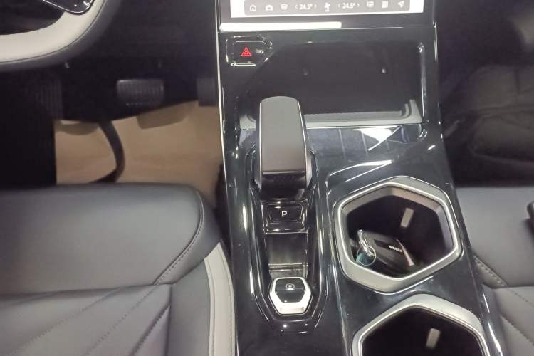 Used Geely Auto FX11 2023 1.5TD DCT Glory Edition