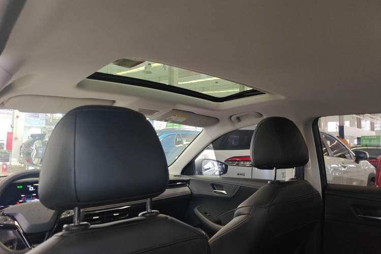 Used Roewe i5 2024 1.5L CVT Luxury Edition
