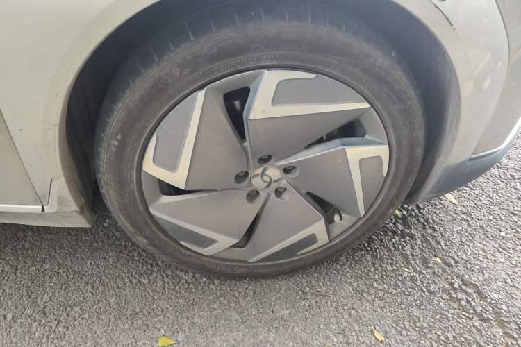 Used Hycan Z03 2022 620 km Range Trendy Cool Version 160 kW 76.8 kWh