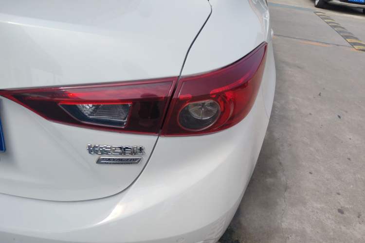 Used Mazda 3 Axela 2017 Sedan 1.5L Automatic Comfort Model Emission Standard China V