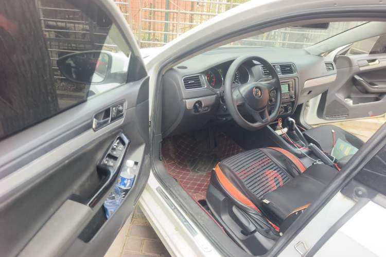 Used Volkswagen Sagitar 2018 1.6L Automatic Fashion Model Driver Seat