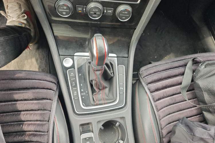 Used Volkswagen Golf GTI 2016 2.0 TSI GTI Gear Lever