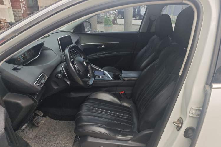 Used Peugeot 5008 2017 380THP 7-Seater Luxury Edition Left Front Seat