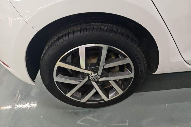 Used Volkswagen Golf 2018 230TSI Automatic Luxury Version
