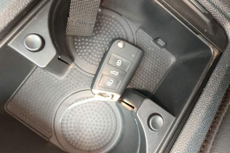 Used Volkswagen Sagitar 2020 200TSI DSG Comfort Version China VI Standard Interior 1