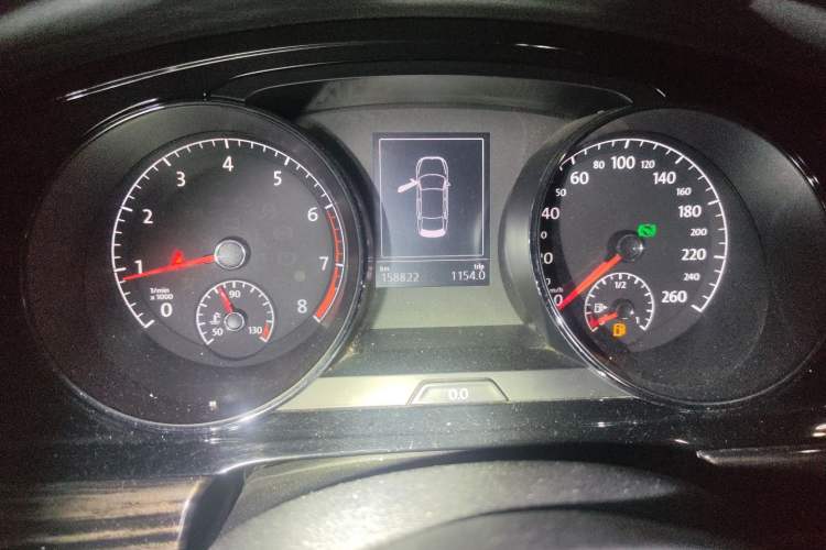 Used Volkswagen Lamando 2015 330TSI DSG Comfort Edition Odometer Close Up