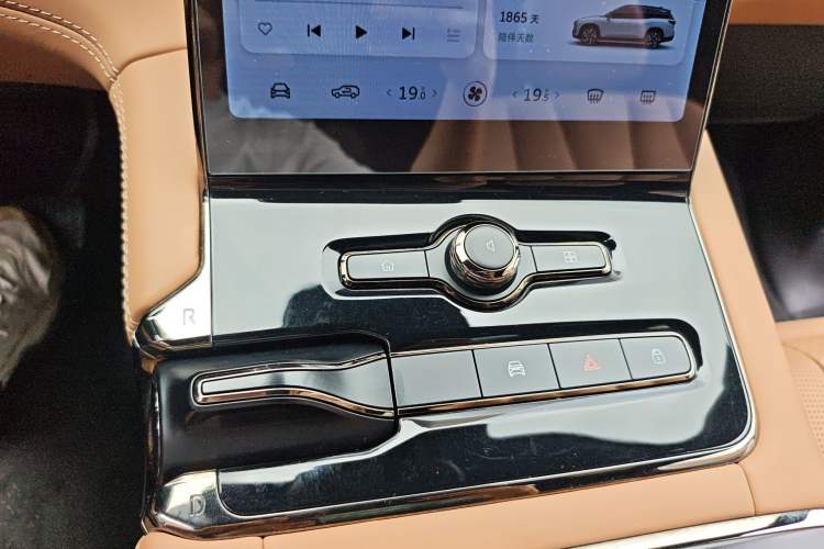 Used Nio ES8 2020 580 km Signature Edition 7-Seater Version Gear Lever