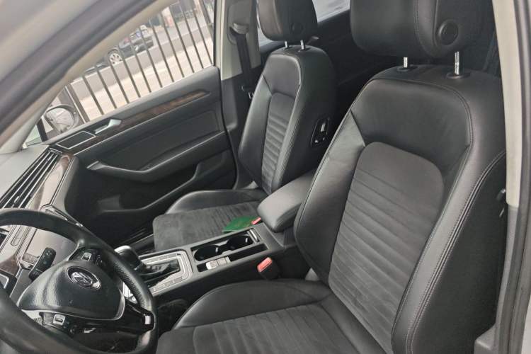 Used Volkswagen Magotan 2017 380TSI DSG Luxury Model