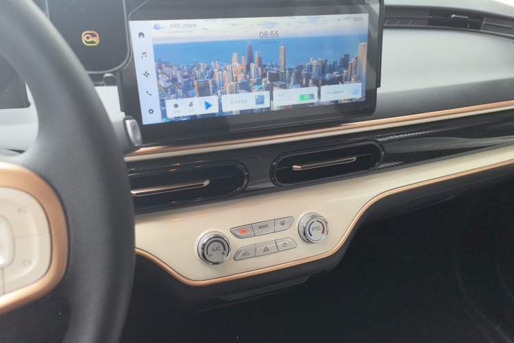 Used Chery QQ Domi 2025 Model 305km Comfort Edition Audio And AC Panel