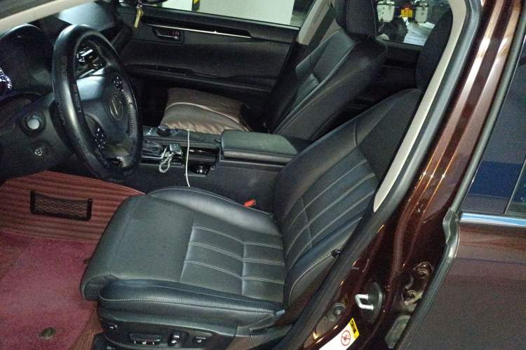 Used Lexus ES 2017 300h Mark Levinson Comfort Edition Left Front Seat