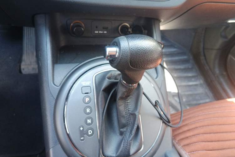 Used Kia Sportage R 2012 2.0L Automatic Two-Wheel Drive GLS