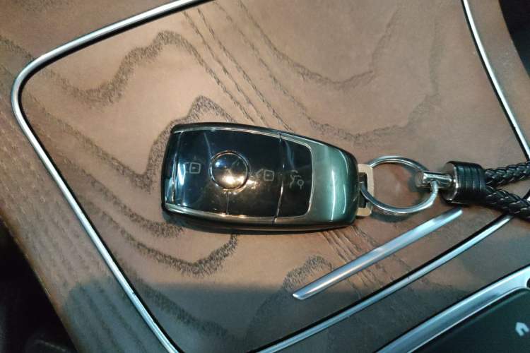 Used Mercedes-Benz E-Class 2022 E 260 L
