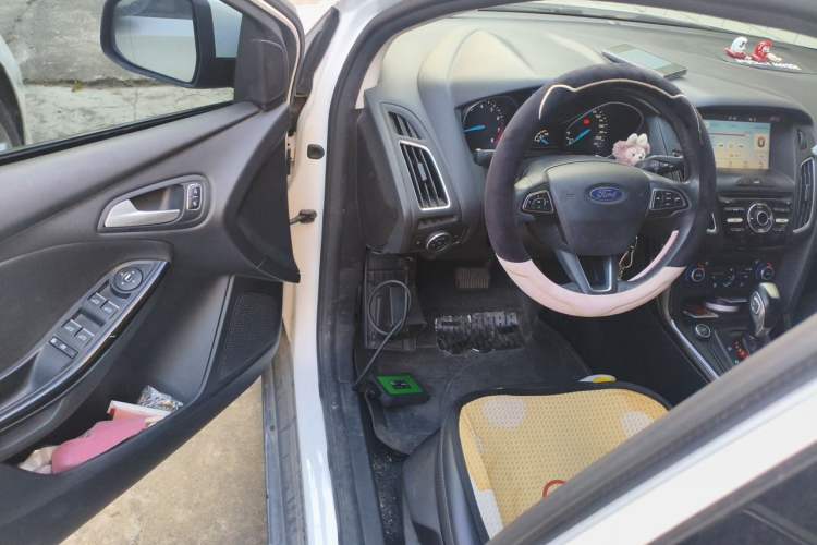 Used Ford Focus 2017 Sedan 1.6L Automatic Fashion Edition Smart Drive Version
