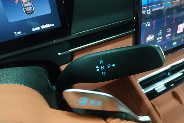 Used BYD Tang L 2025 DM 200KM Four-Wheel Drive LiDAR Flagship Model
