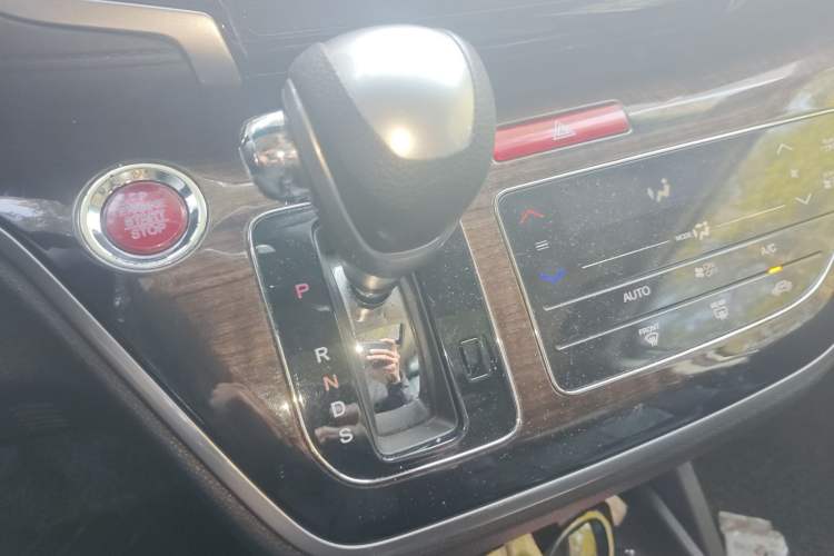 Used Honda Odyssey 2015 2.4L Smart Edition
