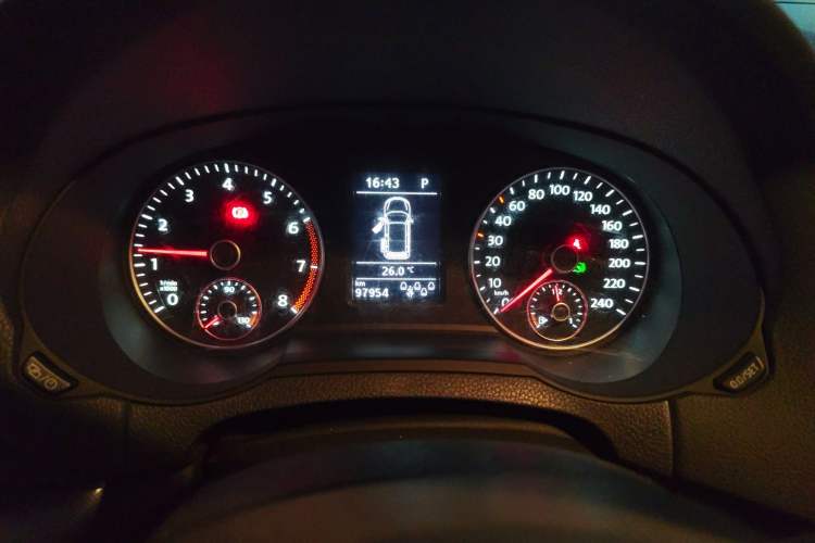 Used Volkswagen Sharan 2013 1.8TSI Standard Model
