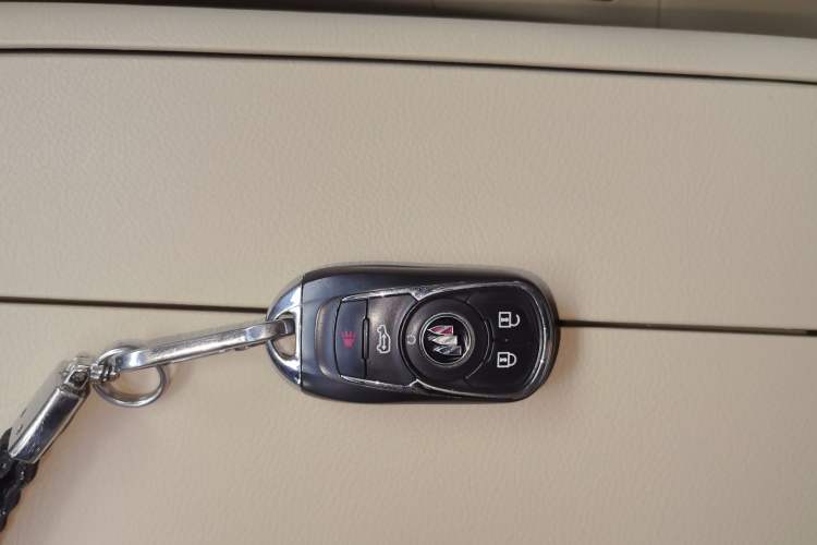 Used Buick GL8 2023 Facelifted Land Cruiser Executive Luxury Version
