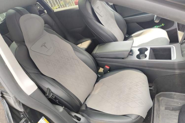 Used Tesla Model Y 2023 Rear-Wheel-Drive Version Right Front Seat