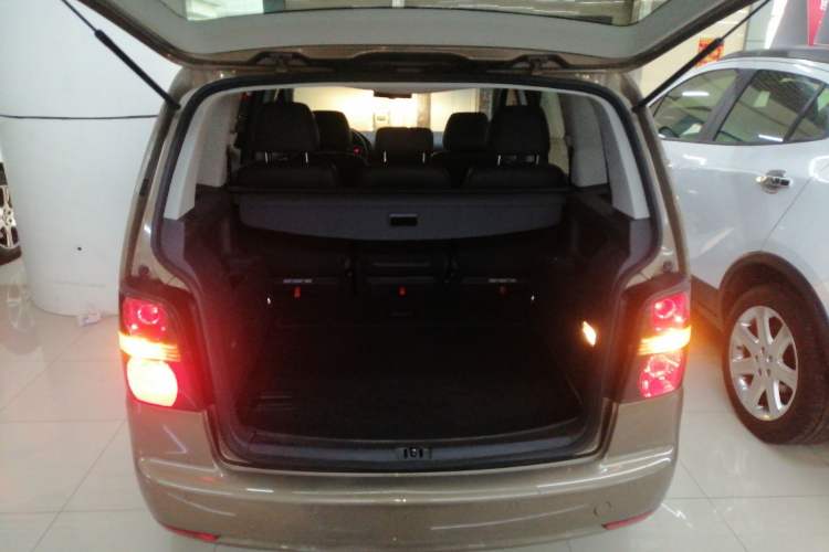 Used Volkswagen Touran 2015 1.4T DSG Comfort Edition 5 Seats