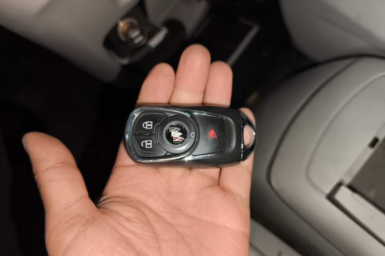 Used Buick GL8 2023 Land Executive Class Comfort Model