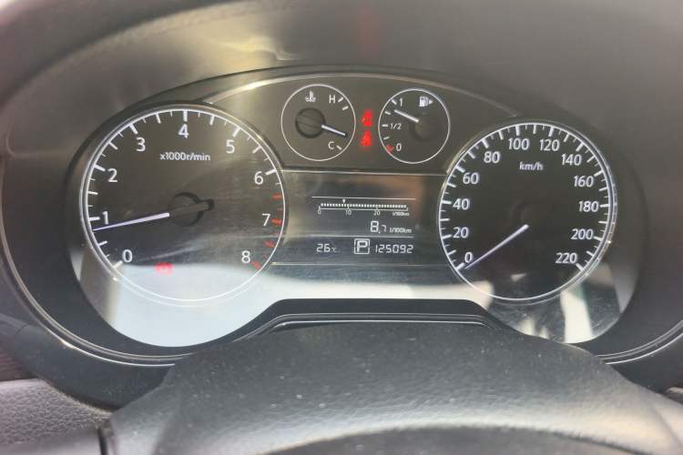 Used Nissan Tiida 2011 1.6L CVT Smart Version Odometer Close Up