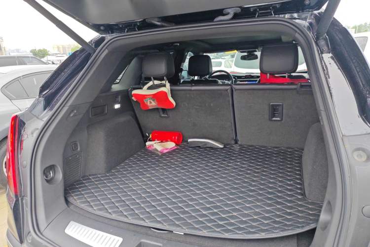 Used Cadillac XT5 2022 2.0T Four-Wheel Drive Luxury Version Trunk