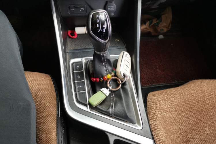 Used Geely Auto Vision X3 2020 1.5L CVT Luxury Model Gear Lever