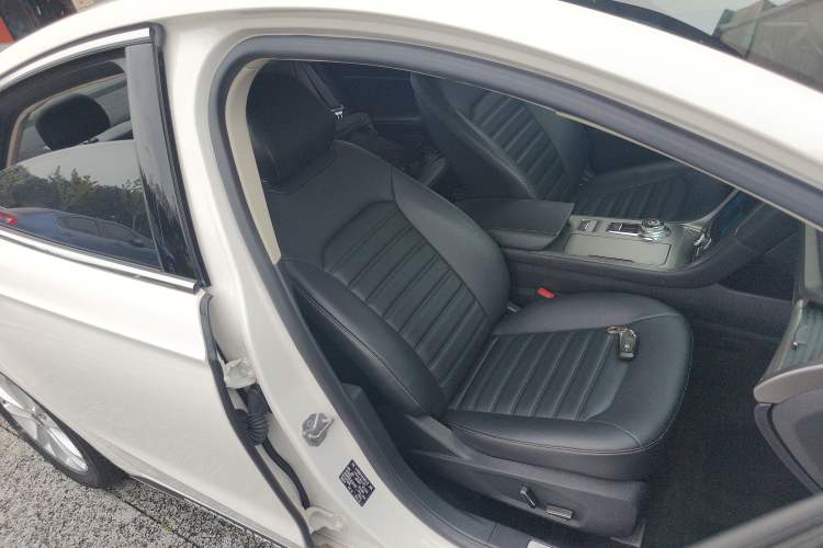 Used Ford Mondeo 2020 EcoBoost 180 Stylish Model Right Front Seat