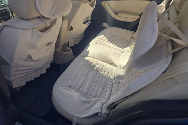 Used Volkswagen Lavida 2011 1.6L Automatic PinYou Edition Left Rear Seat