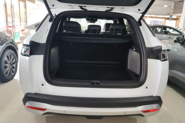 Used BYD Song L DM-i 2025 Intelligent Driving Version 160 km Beyond-Range Type
