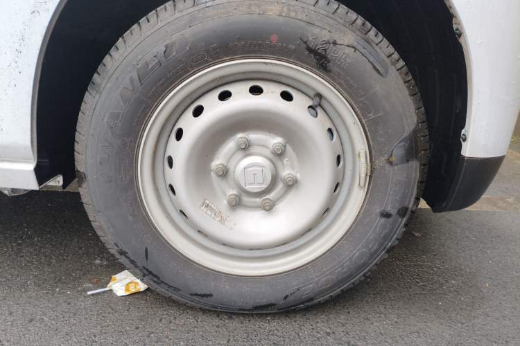 Used Farizon Xingxiang V 2025 Star Enjoy V7E Smart Edition Xuanwu 51.4 kWh Right Front Wheel Hub