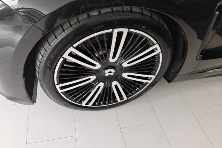 Used Nio ET9 2025 100kWh Signature Edition Exterior 4