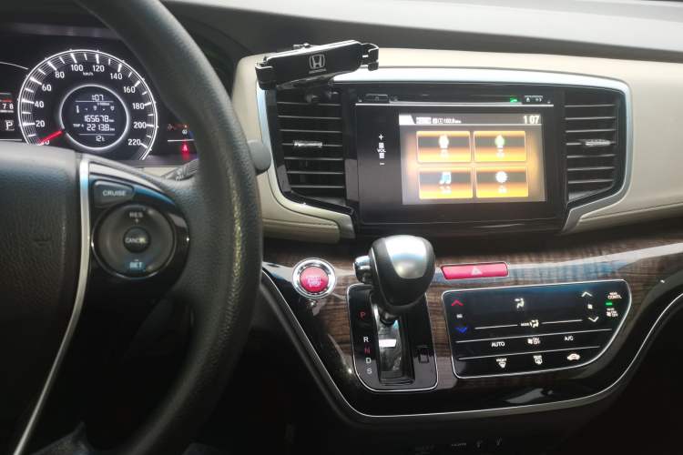 Used Honda Odyssey 2015 Revised 2.4L Luxury Edition