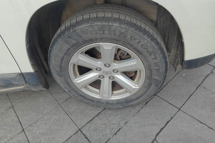 Used Toyota Highlander 2013 2.7L Two-Wheel Drive 5-Seater Purple Gold Edition
