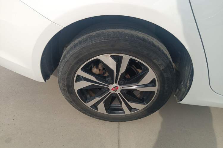 Used Roewe 360 2017 1.5L Automatic Luxury Edition Right Rear Wheel Hub