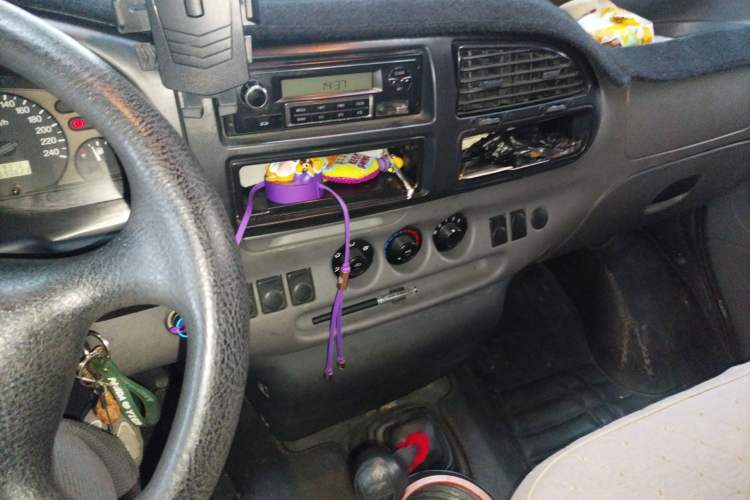 Used Ford Classic Transit 2015 2.8T Diesel Multi-Function Vehicle Short Wheelbase 6-Seater Mid-Roof Edition JX493ZLQ4