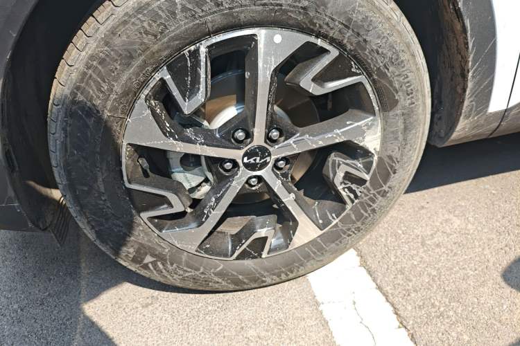 Used Kia Sportage (Chinese Domestic Model) 2025 1.5T Two-Wheel Drive Prestige Edition
