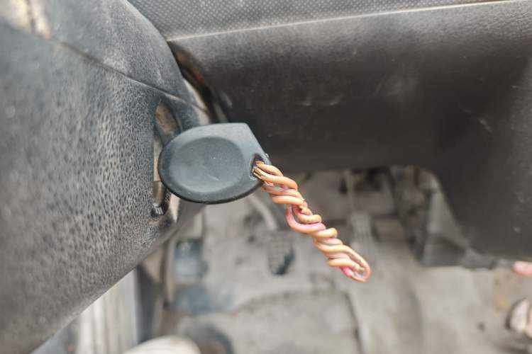 Used Wuling Rongguang 2011 1.2L Base Version
