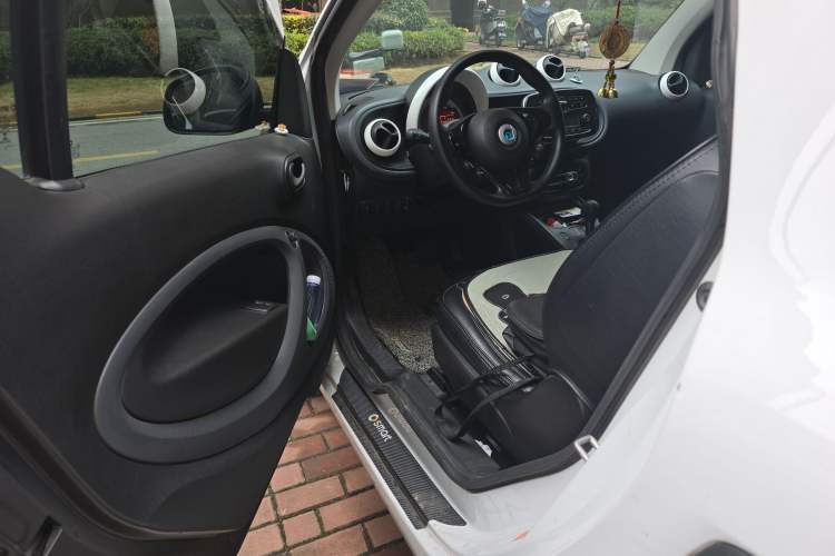 Used smart fortwo 2018 1.0L 52kW Hardtop Dynamic Version China V