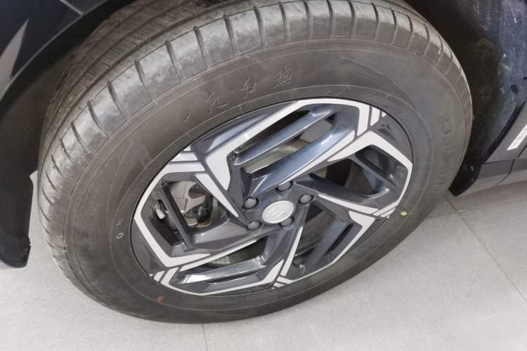 Used Hongqi HS3 2024 1.5T Shanwei Edition Left Front Wheel Hub