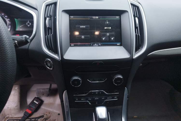 Used Ford Edge 2015 2.0T GTDi 4x4 High-Grade Model Audio And AC Panel