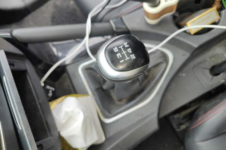 Used Dongfeng Aeolus AX7 2016 1.4T Manual Zhuyue Model
